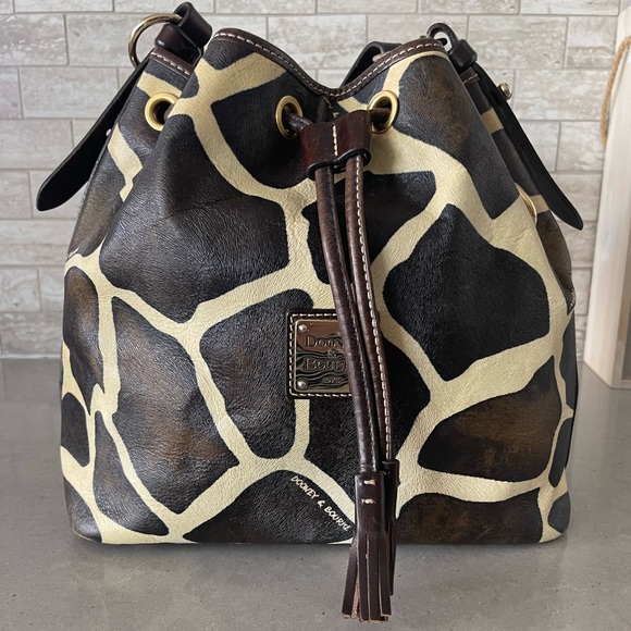 EUC Dooney & Bourke Giraffe Print Bucket Bag - Brown and...